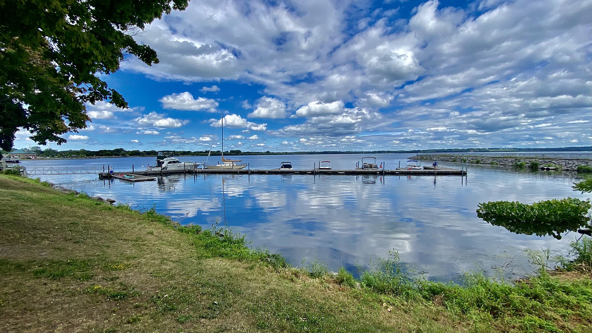 Boats and cloud reflections on Seneca Lake